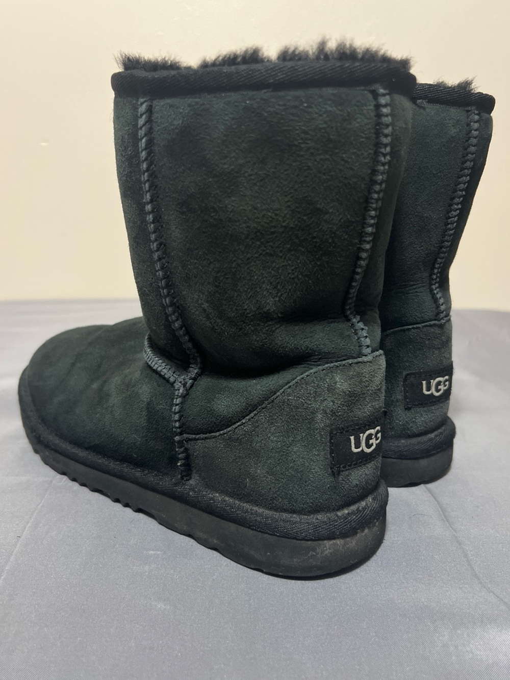 UGG Classic Green Shearling Lined Mid-Calf Boots Black Men’s Size 6